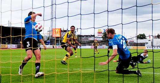 Josef Karlsson, Häcken, 1-0
