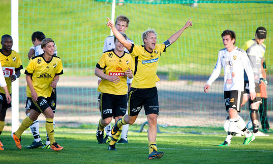  3-1 Bobby Alm Nilsson, jubel, glädje.