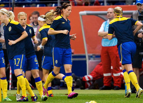 Lotta Schelin, värmer upp