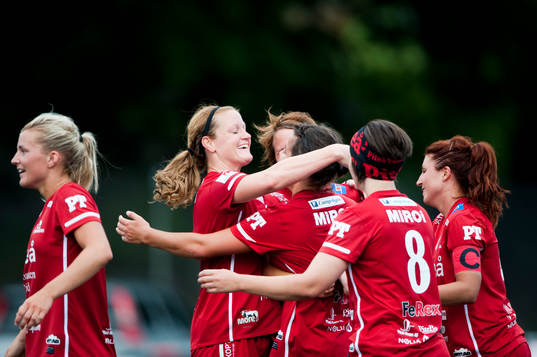   Jubel i Piteå efter 2-0