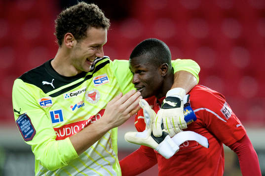  Etrit Berisha, målvakt, Abiola Dauda, Kalmar, Jubel.