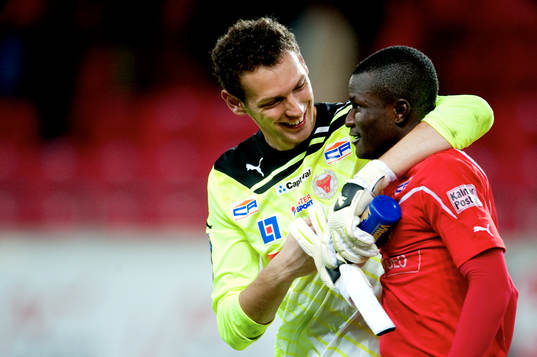  Etrit Berisha, målvakt, Abiola Dauda, kalmar, Jubel.