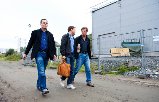 Ola Serneke, VD Sefa Byggnads AB, Jonas Berkling, rektor