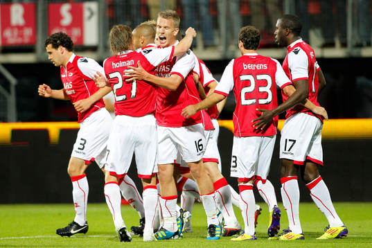  Pontus Wernbloom, AZ, jubel med  Brett Holman och Jozy Altidore.