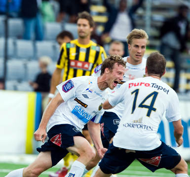  Daniel Bernhardsson, Gefle, jubel efter kvittering 2-2.