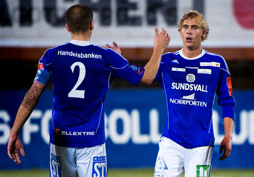 Bla gjennom flere bilder av Fotboll, Superettan, Qviding - Sundsvall:
