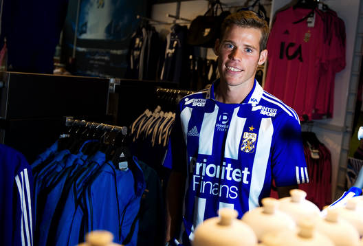 Bla gjennom flere bilder av Fotboll, IFK Göteborg, Presenterar ny spelare: Emil Salomonsson