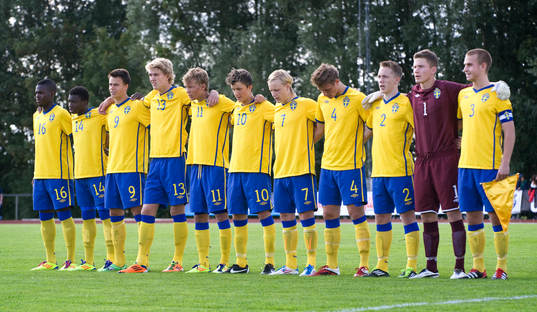 Lineup. Fr v; Christian Kouakou, Junior Wihl Bangura,