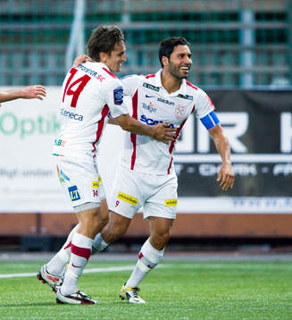  Jimmie Augustsson och Stefan Batan, Assyriska, jubel efter 2-0.
