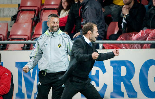  Nebojsa Novakovic och Andreas Alm, tränare AIK jubel på slutsignalen