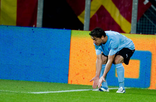  Ricardinho, Malmö FF menar att han fällde AZ Alkmaars spelare utanför straffområdet.