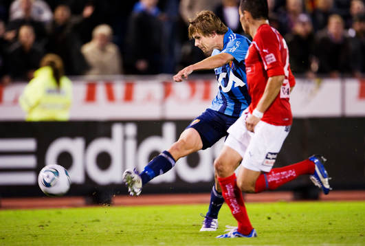  Sebastian Rajalakso, Djurgården, skjuter. 