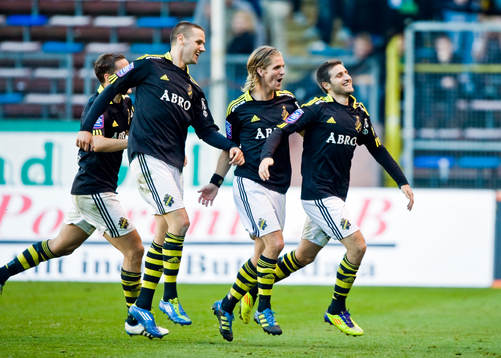  Jubel Robert Åhman-Persson, Martin Lorentzson och Gabriel Özkan, AIK, jubel.