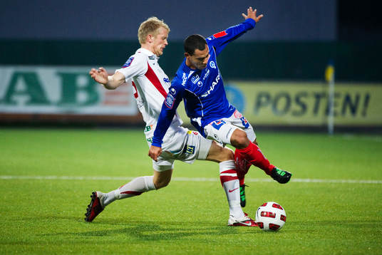 Mikael Thorstensson, Assyriska, tacklar Bruno Manoel
