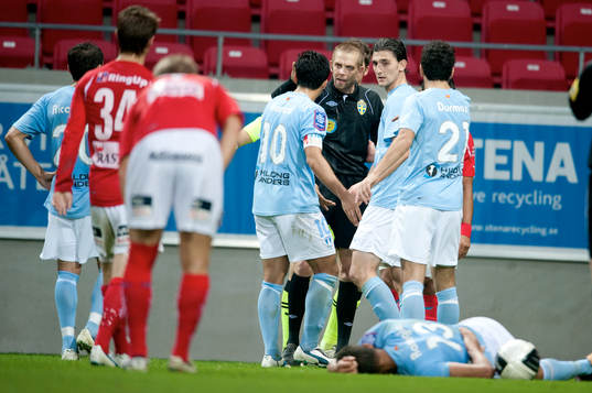 Jiloan Hamad, Malmö FF, Joakim Flink, domare, Agon