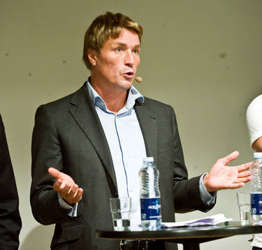 Thomas Bodström, författare, pappa, fotbollsspelare och fan.