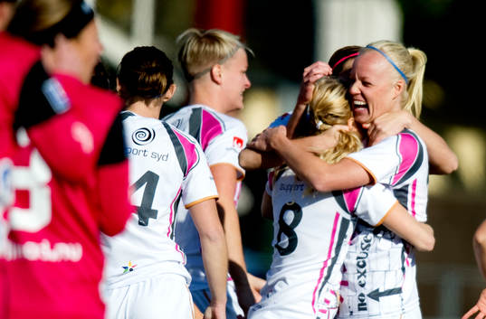 Caroline Seger kramar om Frida Nordin, LDB Malmö, jubel, glädje.