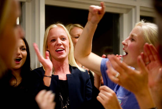  Guldfest för LDB Malmö, Caroline Seger, leder allsång. Svenska Mästare 2011, SM-guld, glädje.