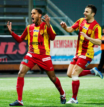  Yussuf Saleh och Sharbel Touma, Syrianska, jubel efter 3-1-målet.