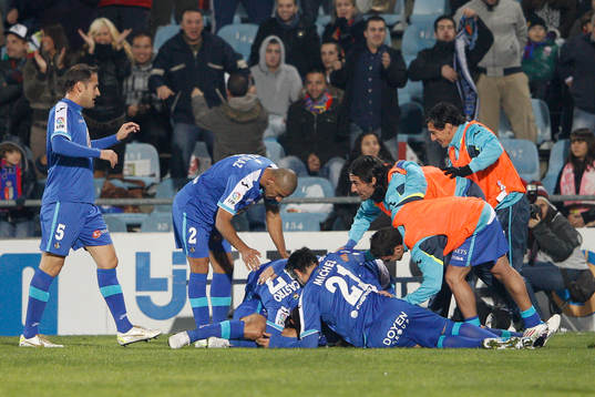  Jubel, glädje i Getafe efter 1-0 av Juan Valera.