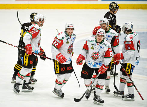  Målglädje efter 2-6 av Thomas Pöck, Modo. Jubel.