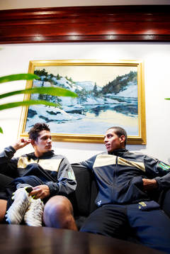 Andres Vasquez, Eddie Hernandez, Häcken