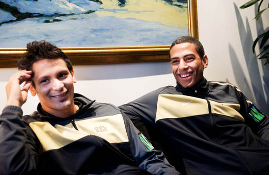 Andres Vasquez, Eddie Hernandez, Häcken