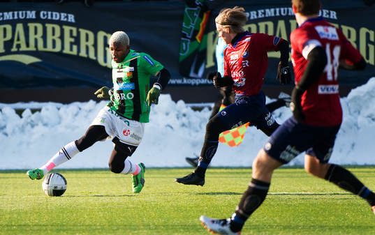 Eric Magloire Bassombeng, Gais