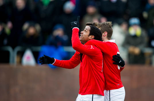  Jonathan McDonald, Kalmar jublar tillsammans med Daniel Mendes och Måns Söderqvist efter 1-0