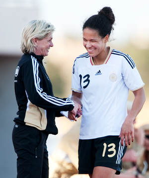  Silvia Neid, förbundskapten, Celia Okoyno Da Mbabi, Tyskland, jubel.