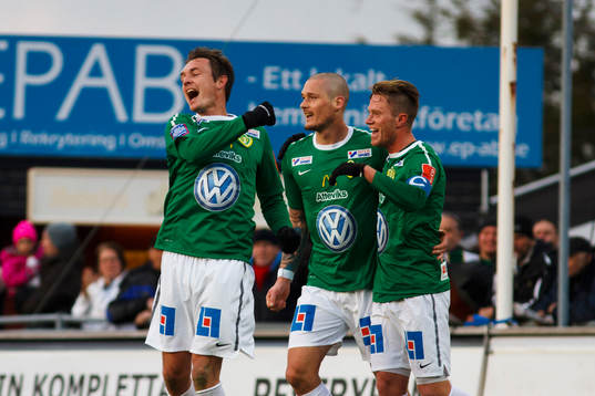  Daryl Smylie, Jönköping jubel efter mål. Pär Cederqvist, Jönköping, Tommy Thelin, Jönköping.