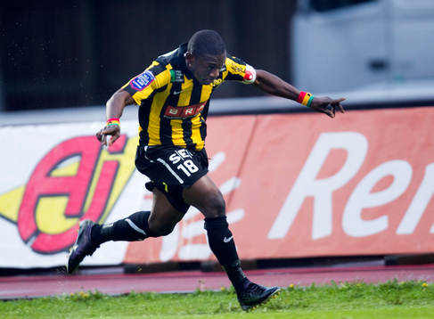  Abdul Majeed Waris, Häcken, jubel.
