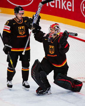 Marcel Goc och Dennis Endras, målvakt, Tyskland, jubel