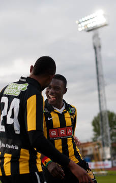  Abdul Majeed Waris, Häcken, gör 2-0, jubel