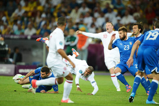 Ashley Young, England, faller