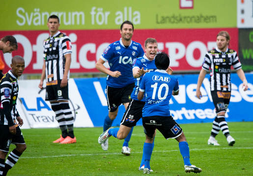 0-1 Rickard Magyar, Halmstad, som grattas av 1-2 skytten