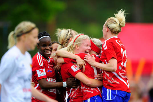  Glädje, jubel i Vittsjö efter 1-0 av Emma Sjödahl.