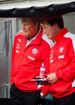  Åge Hareide, tränare Helsingborg. och Stefan Schwarz. 