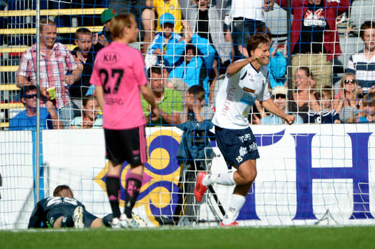  Mikael Dahlberg, Gefle, jubel i Gefle efter mål.
