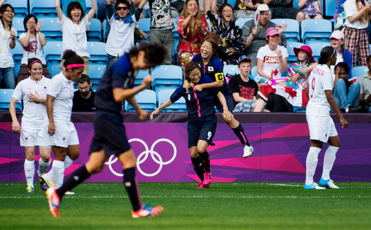  Nahomi Kawasumi, Aya Miyama, Japan jubel.