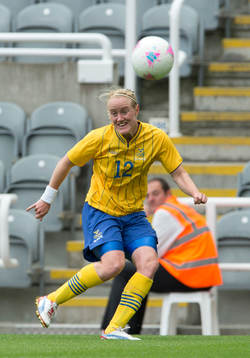  Marie Hammarström, Sverige passar fram till 2-0 målet.