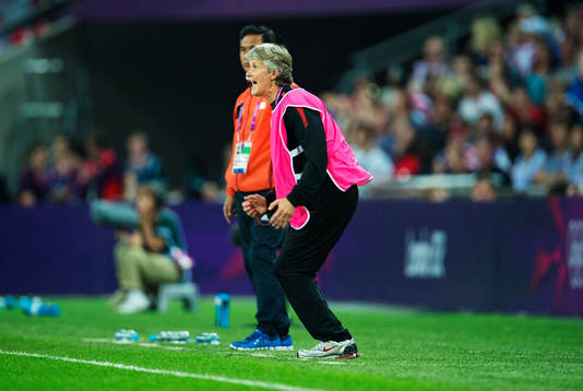  Pia Sundhage, tränare, USA, jublar på slutsignalen när det står klart att USA vunnit guld. Jubel.