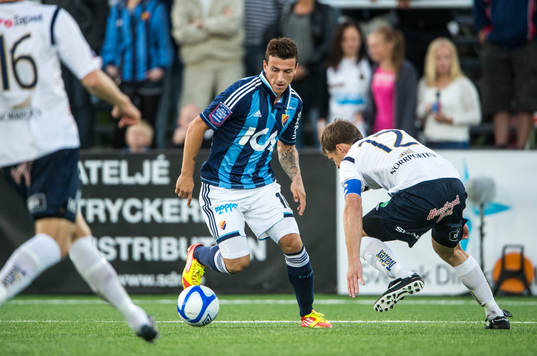 Erton Fejzullahu, Djurgården tar emot boll, fintar Daniel