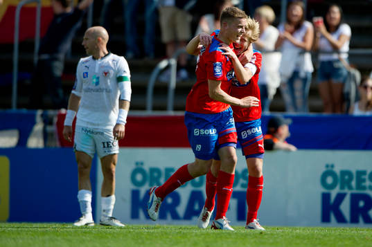  Alfred Finnbogason, Jere Uronen, Helsingborg, jubel, 4-2.
