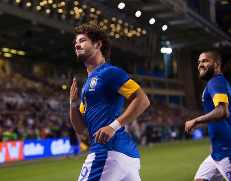  Pato, Brasilien, gör 2-0, jubel