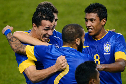  Leandro Damiao, Brasilien jubel 1-0.