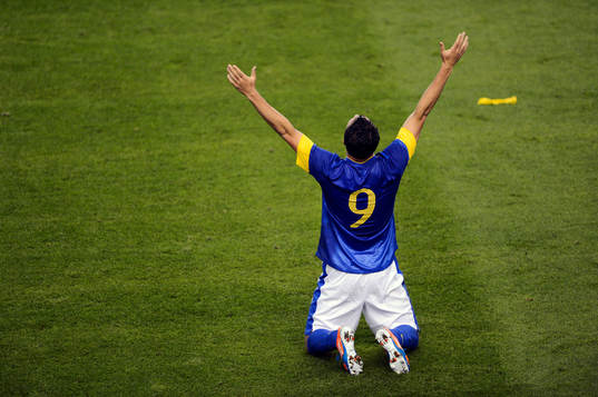  Leandro Damiao, Brasilien jubel.