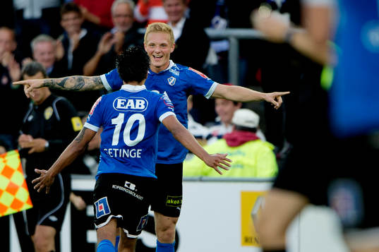  Gudjón Baldvinsson, Halmstad, jublar efter 2-0.