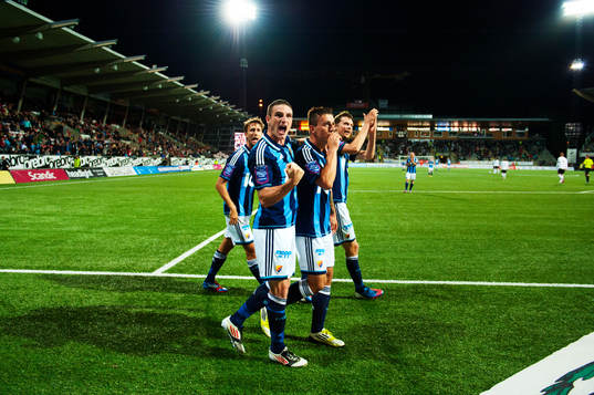  Philip Hellquist, James Keene, Erton Fejzullahu och Kasper Hämäläinen, Djurgården, jublar efter 2-3-målet.