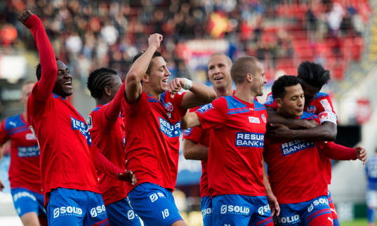  David Accam,  Nikola Djurdjic, Christoffer Andersson, Rachid Bouaouzan, Joseph Baffo, Helsingborg, jubel.